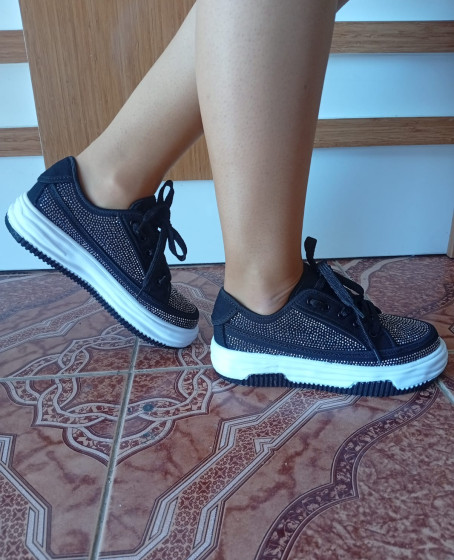 Kadın Yüksek Taban Rahat Şık Günlük Spor Ayakkabı Siyah Renk Kadın Yüksek Taban Rahat Şık Günlük Spor Ayakkabı Siyah Renk