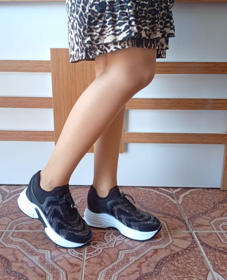 Kadın Yüksek Taban Rahat Şık Günlük Spor Ayakkabı Siyah Renk Kadın Yüksek Taban Rahat Şık Günlük Spor Ayakkabı Siyah Renk