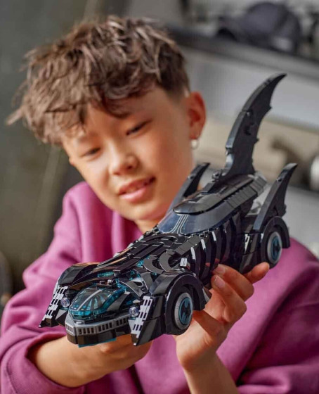 76304 Lego Batman Forever Batmobile 909 parça +12 yaş 76304 Lego Batman Forever Batmobile 909 parça +12 yaş