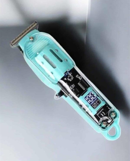Burun ve Kulak Temizleme Başlıklı 220-240V Tıraş Makinesi Burun ve Kulak Temizleme Başlıklı 220-240V Tıraş Makinesi