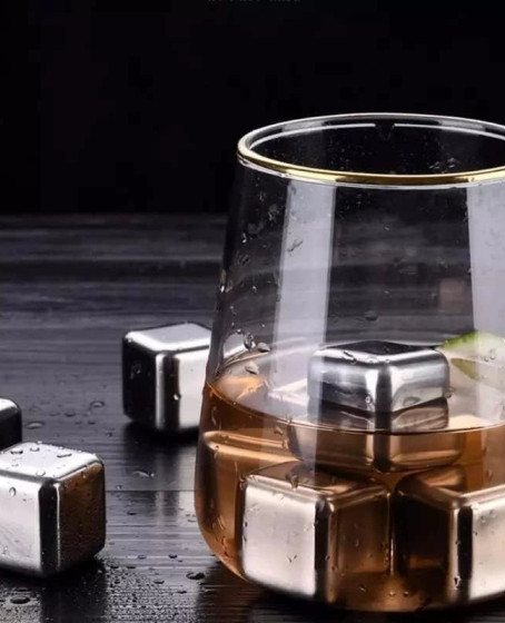 6'lı Çelik Metal Kaplama Viski Taşı Soğutma Buz Küpü 6'lı Çelik Metal Kaplama Viski Taşı Soğutma Buz Küpü