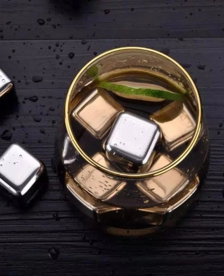 6'lı Çelik Metal Kaplama Viski Taşı Soğutma Buz Küpü 6'lı Çelik Metal Kaplama Viski Taşı Soğutma Buz Küpü