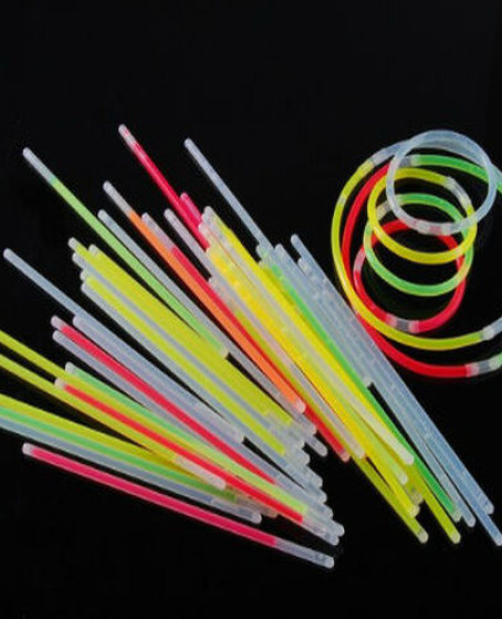 10 Adet Glow Stick Bracelet Fosforlu Kırılan Çubuk Bileklik 10 Adet Glow Stick Bracelet Fosforlu Kırılan Çubuk Bileklik