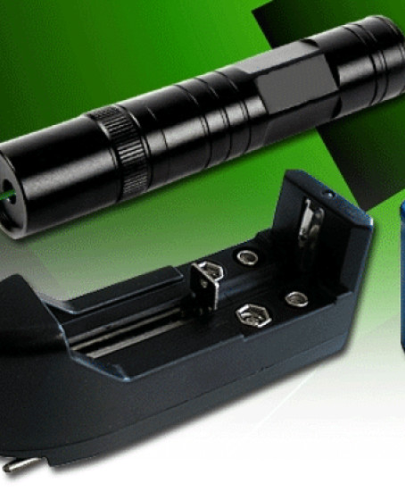 Yeşil Şarjlı Lazer Pointer 2000mw (Yakıcı) Yeşil Şarjlı Lazer Pointer 2000mw (Yakıcı)