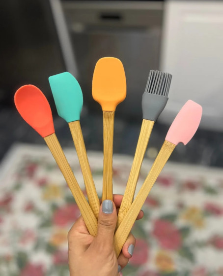 5'li Renkli Ahşap Saplı Silikon Uçlu Spatula Fırçalı Kaşık Seti -Yemek Hazırlık Seti 21 Cm 5'li Renkli Ahşap Saplı Silikon Uçlu Spatula Fırçalı Kaşık Seti -Yemek Hazırlık Seti 21 Cm