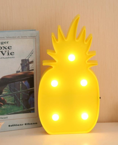 Ananas Tasarımlı Masa Lambası