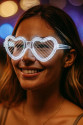 Beyaz LED Işıklı Kalp Gözlük – 3 Modlu Parti & Glow Gözlüğü