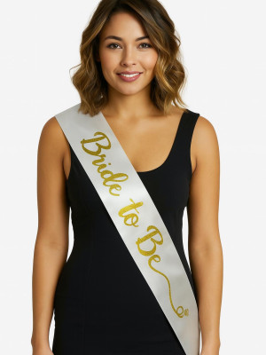 Beyaz Saten Üzerine El Yazısı İtalik Altın Bride To Be Kuşağı 10 cm Genişlik Beyaz Saten Üzerine El Yazısı İtalik Altın Bride To Be Kuşağı 10 cm Genişlik