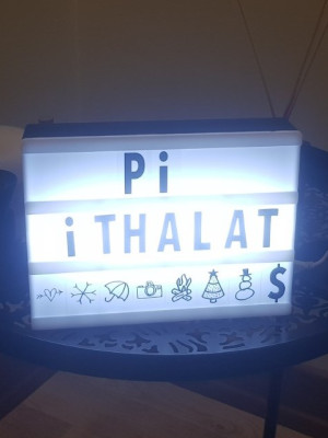 Cinematic Harflerle Işıklı Mesaj Veren Light Box Led Pano A4 Cinematic Harflerle Işıklı Mesaj Veren Light Box Led Pano A4
