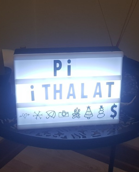 Cinematic Harflerle Işıklı Mesaj Veren Light Box Led Pano A4 Cinematic Harflerle Işıklı Mesaj Veren Light Box Led Pano A4
