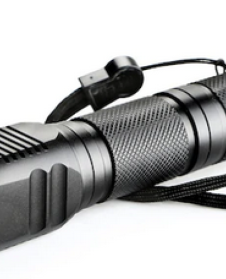 F.B.I F-82 T6 Led Zoomlu 2000 LM Yüksek Işık Şarjlı El Feneri F.B.I F-82 T6 Led Zoomlu 2000 LM Yüksek Işık Şarjlı El Feneri