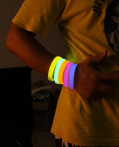 Glow Partisi Fosforlu Ekstra Kalın Bileklik 6 Renk 6’lı Set – Baskı Yapılabilir Glow Partisi Fosforlu Ekstra Kalın Bileklik 6 Renk 6’lı Set – Baskı Yapılabilir