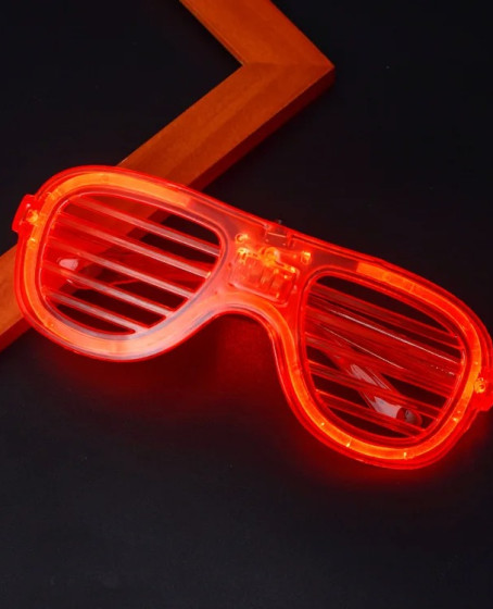 Kırmızı Led Işıklı Parti Gözlüğü - Neon Glow Şerit Gözlük 3 Modlu Kırmızı Led Işıklı Parti Gözlüğü - Neon Glow Şerit Gözlük 3 Modlu