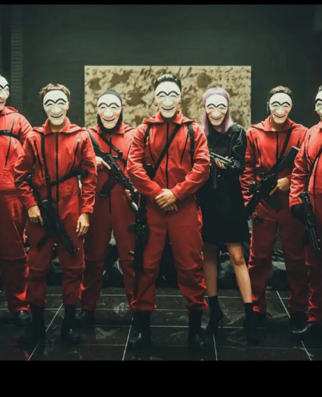 Koreli Hırsız Teatral Hahoe Maskesi - Para Heist Maskesi - Dali Maskesi Koreli Hırsız Teatral Hahoe Maskesi - Para Heist Maskesi - Dali Maskesi