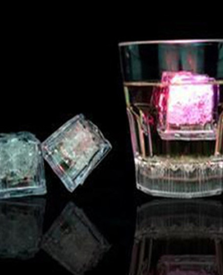 Led Işıklı Buz Küpleri Led Işıklı Buz Küpleri