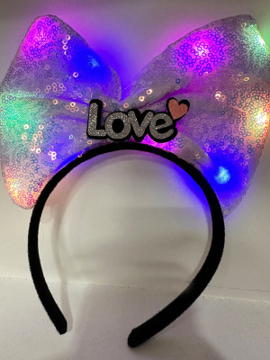 Led Işıklı 3 Farklı Fonksiyonda Yanan Gümüş Love Yazılı Lila Fiyonk Taç 20X17 cm