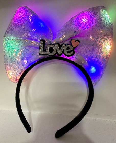 LED Işıklı Love Yazılı Mor Fiyonk Taç – Kız Çocuk Parti Tacı