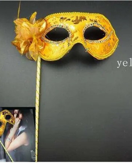 Lüks Taşlı Saplı Maskeli Balo Maskesi Altın Renk 35 cm