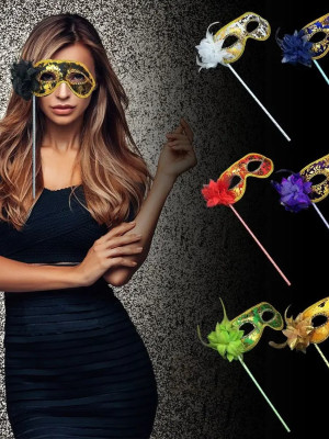 Lüks Taşlı Saplı Maskeli Balo Maskesi Kırmızı Renk 35 cm Lüks Taşlı Saplı Maskeli Balo Maskesi Kırmızı Renk 35 cm