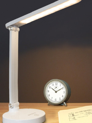 PS-1912 Şarjlı 40 Led Çalışma Okuma Işığı Kademeli Masa Lambası Ayarlanabilir Renk Tonu Ve Parlaklık PS-1912 Şarjlı 40 Led Çalışma Okuma Işığı Kademeli Masa Lambası Ayarlanabilir Renk Tonu Ve Parlaklık