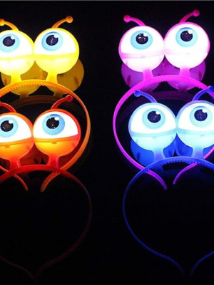 Rengarenk 3 Farklı Fonksiyonda Yanan Led Işıklı Uzaylı Göz Taç 1 Adet 18x12 cm Rengarenk 3 Farklı Fonksiyonda Yanan Led Işıklı Uzaylı Göz Taç 1 Adet 18x12 cm
