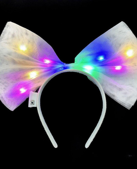 Rengarenk Led Işıklı Fiyonk Şekilli Tül Parti Tacı Beyaz Renk 25x25 cm