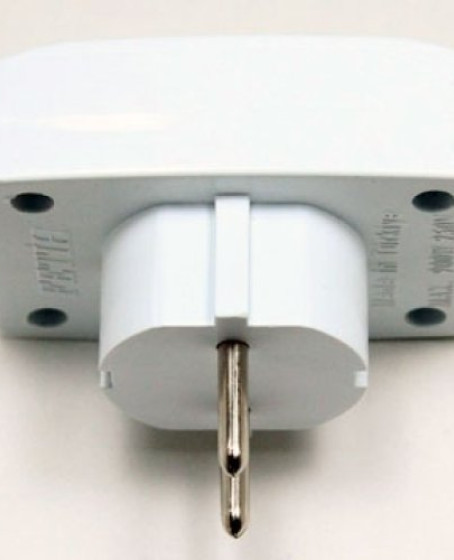 Seyahat Tipi Universal Çoklu Priz Adaptörü Seyahat Tipi Universal Çoklu Priz Adaptörü