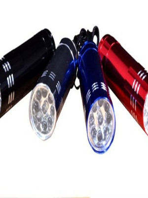 Süper Parlak 9 Ledli Metal Mini El Feneri Süper Parlak 9 Ledli Metal Mini El Feneri