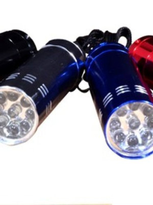 Süper Parlak 9 Ledli Metal Mini El Feneri Süper Parlak 9 Ledli Metal Mini El Feneri