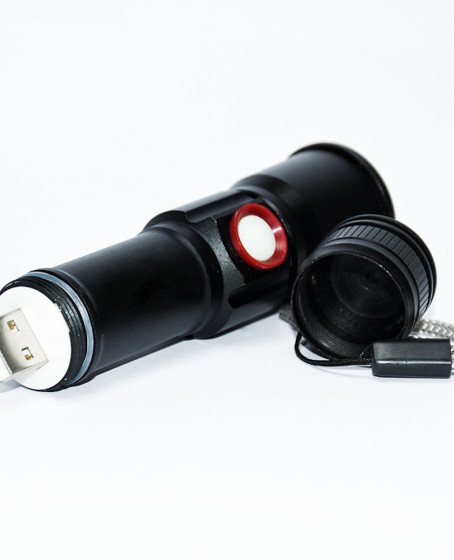 1.000 Lümen USB Şarjlı Led EL Feneri Wt-611 1.000 Lümen USB Şarjlı Led EL Feneri Wt-611