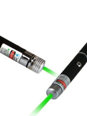 Yeşil Lazer Pointer 8000 mW 5 Başlıklı Yeşil Lazer Pointer 8000 mW 5 Başlıklı