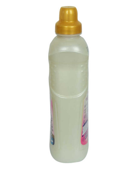 Soft Touch Konsantre Yumuşatıcı İpeksi Dokunuş Kalıcı Parfüm 60 Yıkama 1500 ML Soft Touch Konsantre Yumuşatıcı İpeksi Dokunuş Kalıcı Parfüm 60 Yıkama 1500 ML
