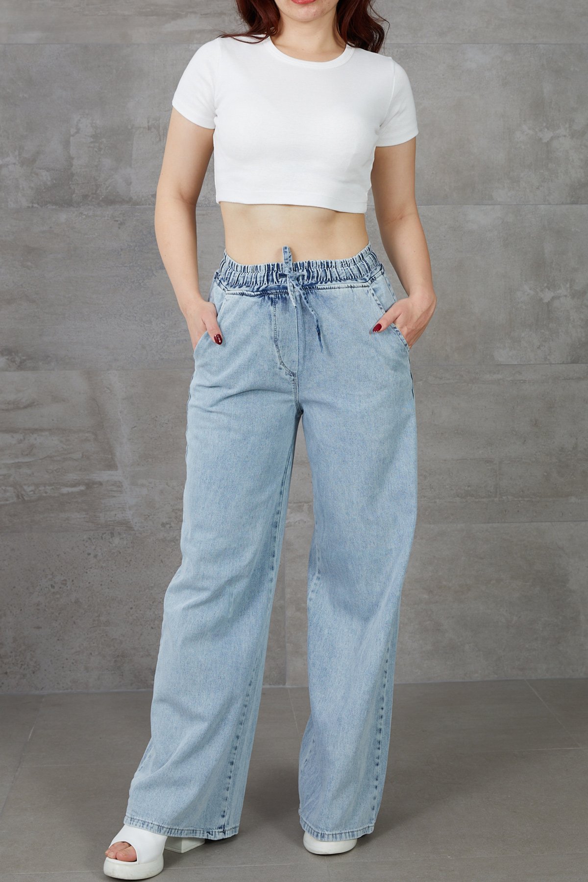 Kadın Beli Lastikli Rahat Kesim Kot Pantolon Kadın Beli Lastikli Rahat Kesim Kot Pantolon