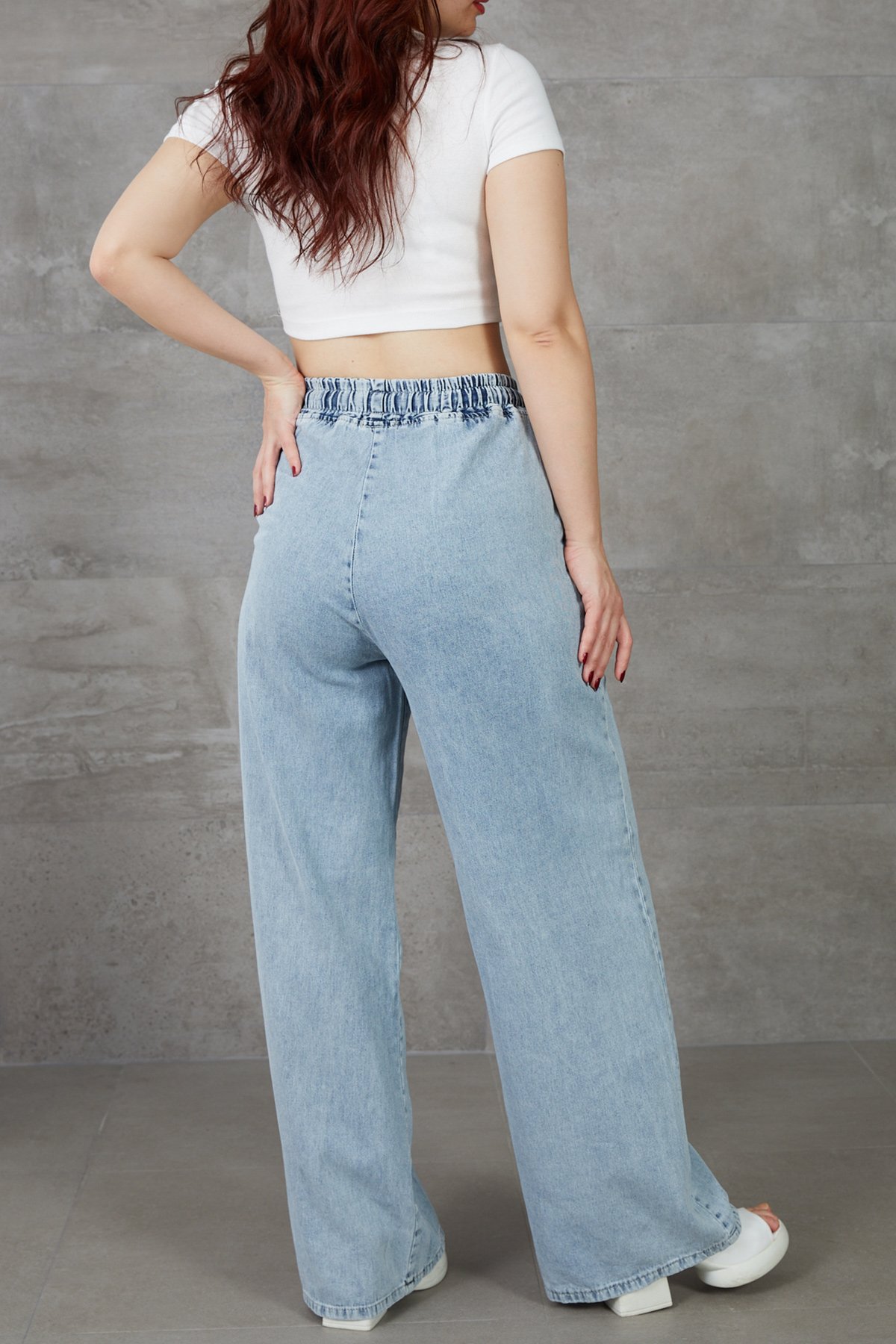 Kadın Beli Lastikli Rahat Kesim Kot Pantolon Kadın Beli Lastikli Rahat Kesim Kot Pantolon