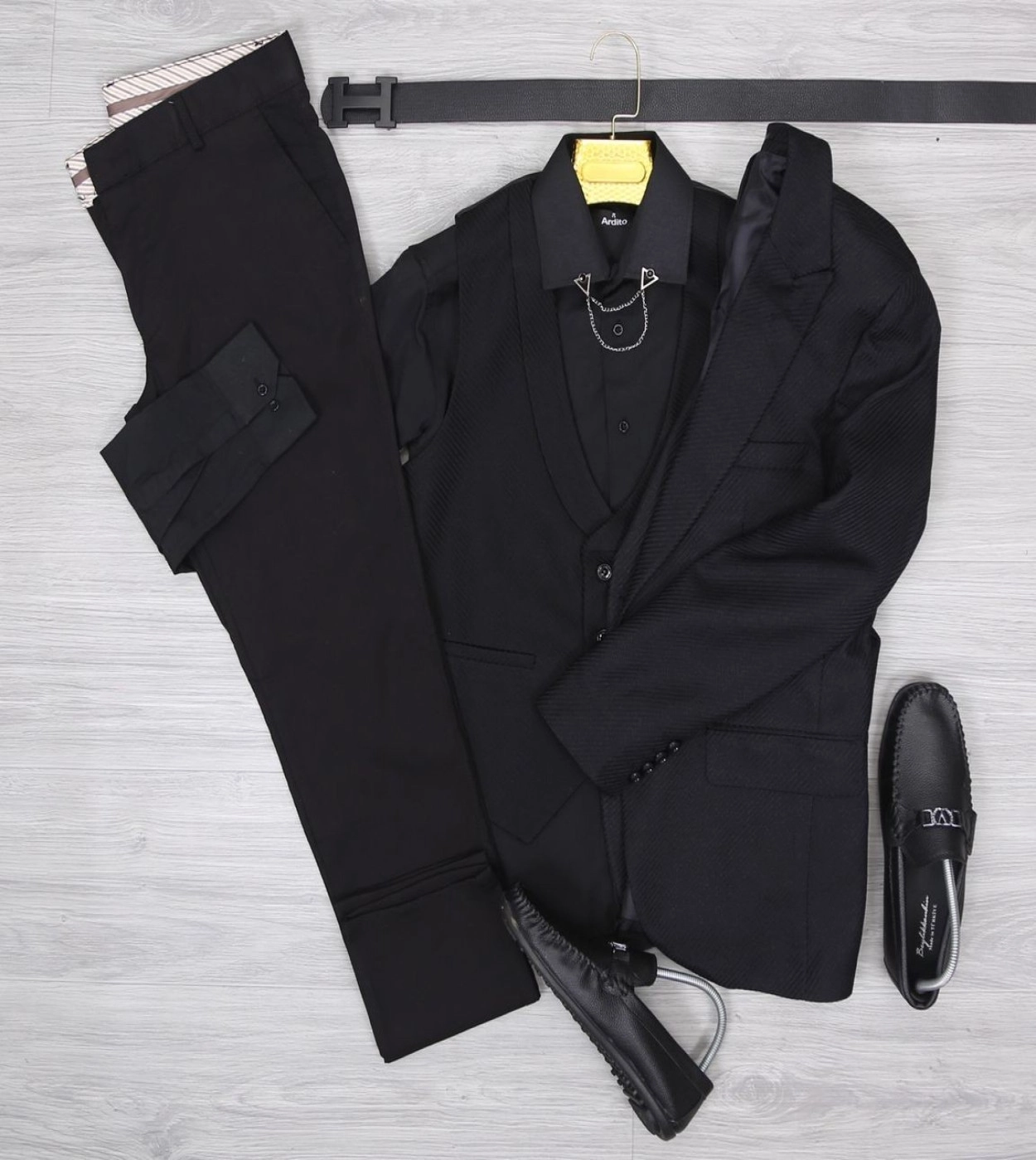 Siyah Takım Elbise Özel Kombin