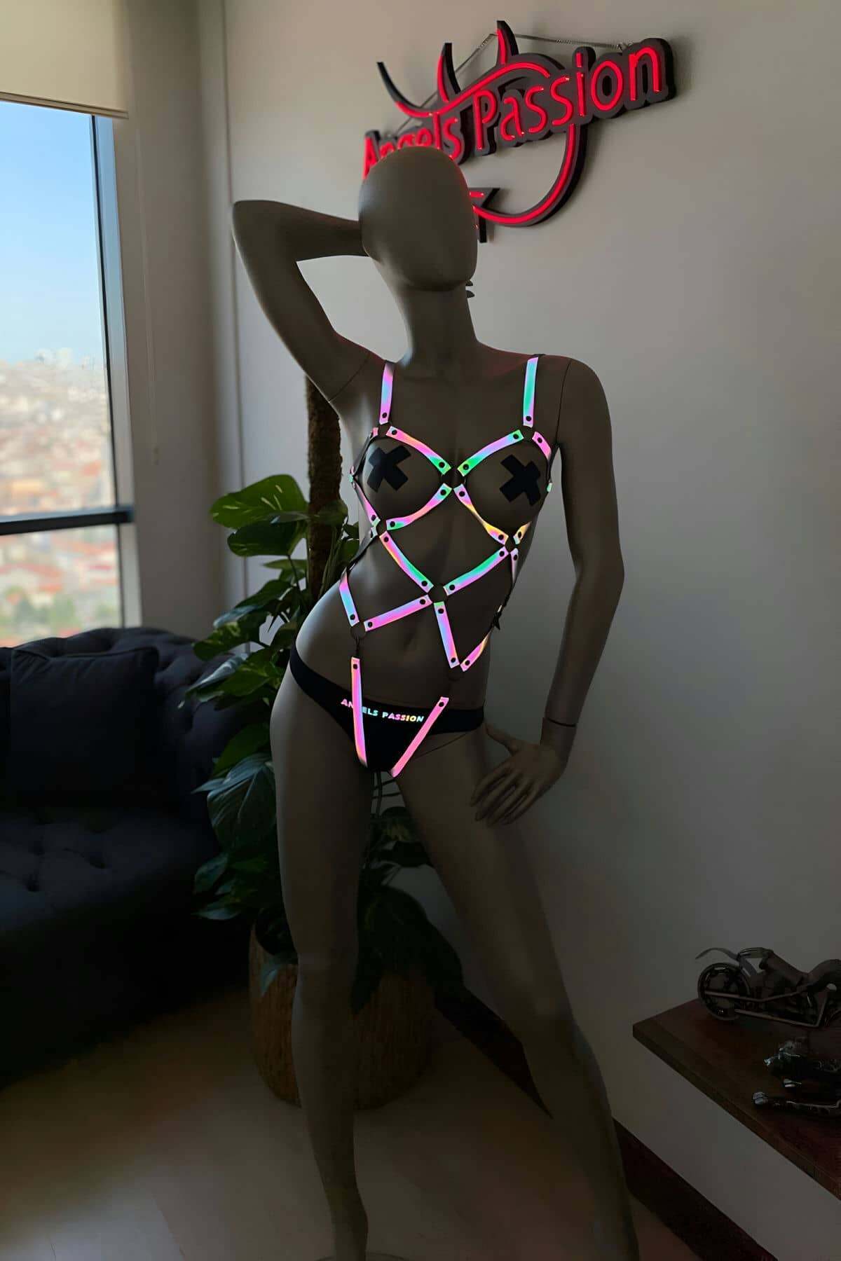 CLZ41 Dansçı KıyafetleriKaranlıkta Parlayan Reflektörlü Body Harness - Ürün Rengi:Rainbow Reflektör