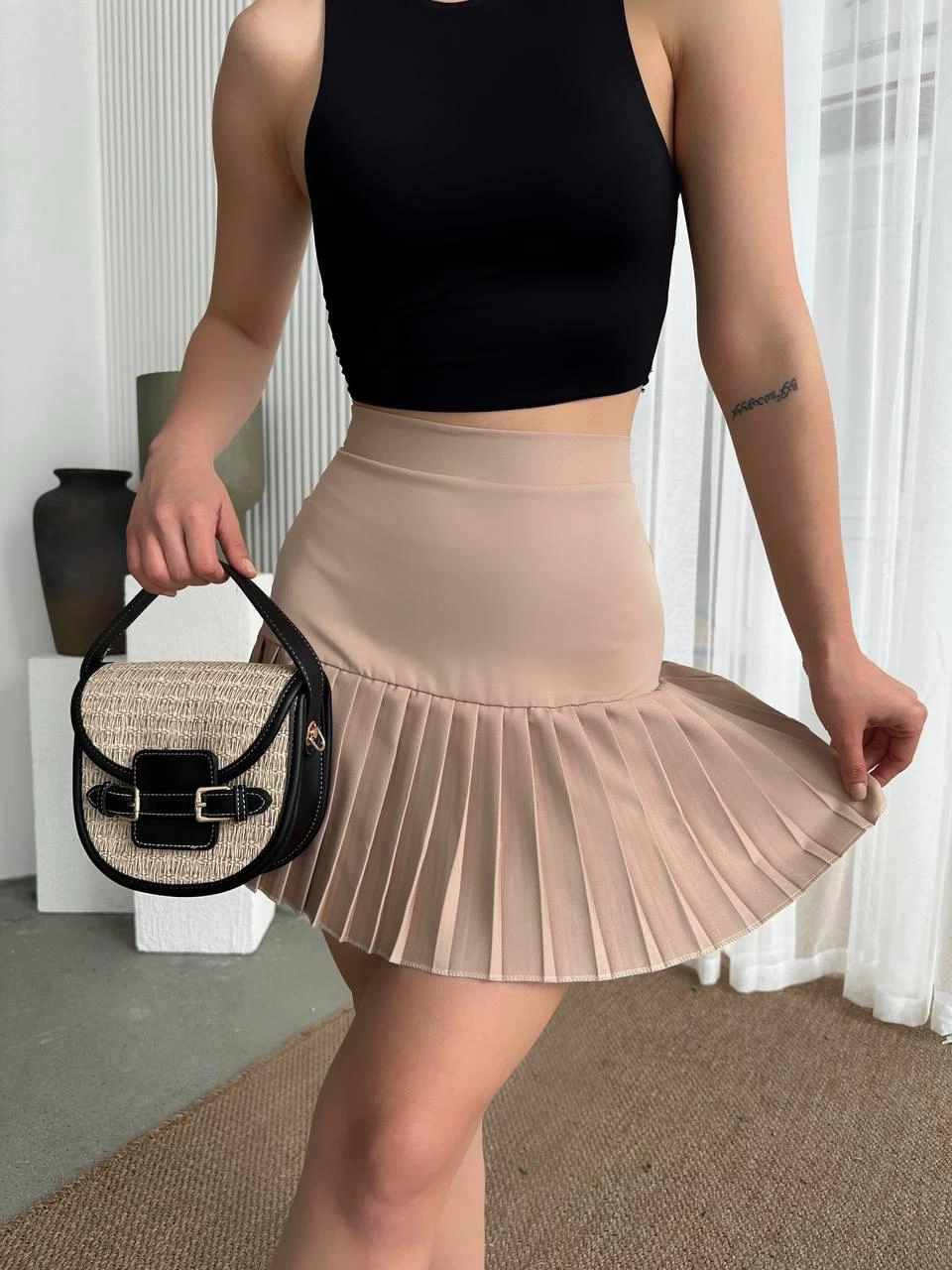 Altı pliseli mini etek Altı pliseli mini etek