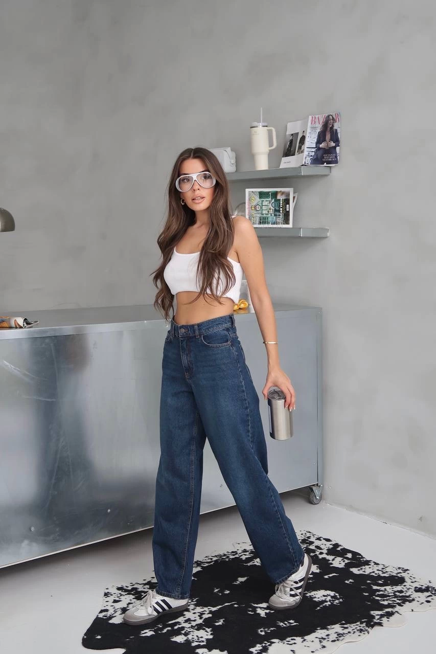 Arkadan tokalı jeans pantolon