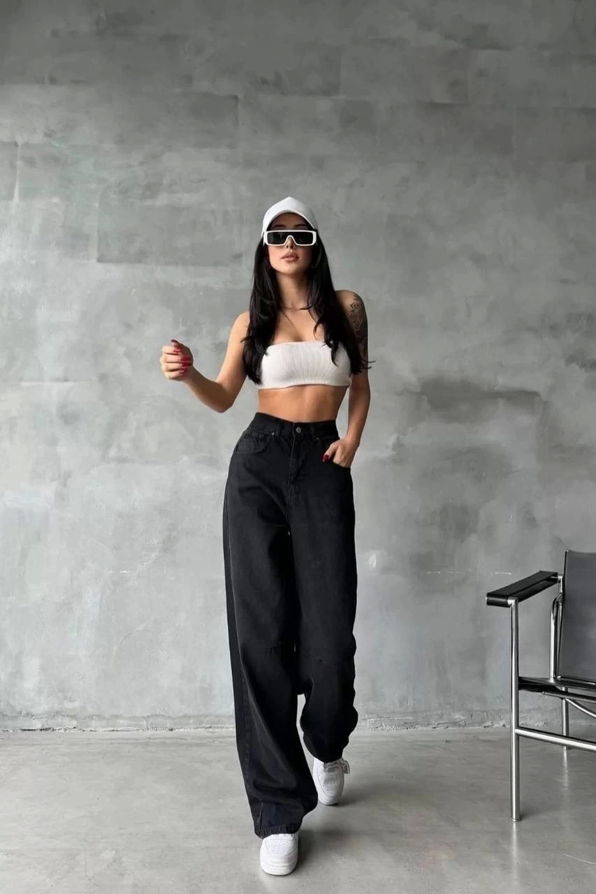 Arkadan tokalı jeans pantolon Siyah Arkadan tokalı jeans pantolon Siyah
