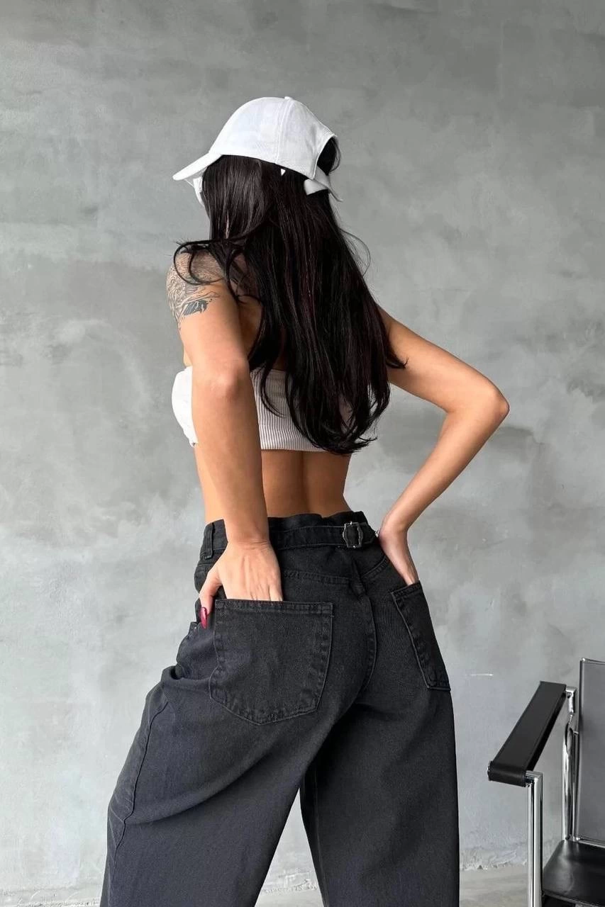 Arkadan tokalı jeans pantolon Siyah Arkadan tokalı jeans pantolon Siyah
