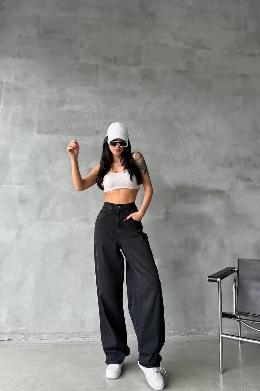 Arkadan tokalı jeans pantolon Siyah Arkadan tokalı jeans pantolon Siyah