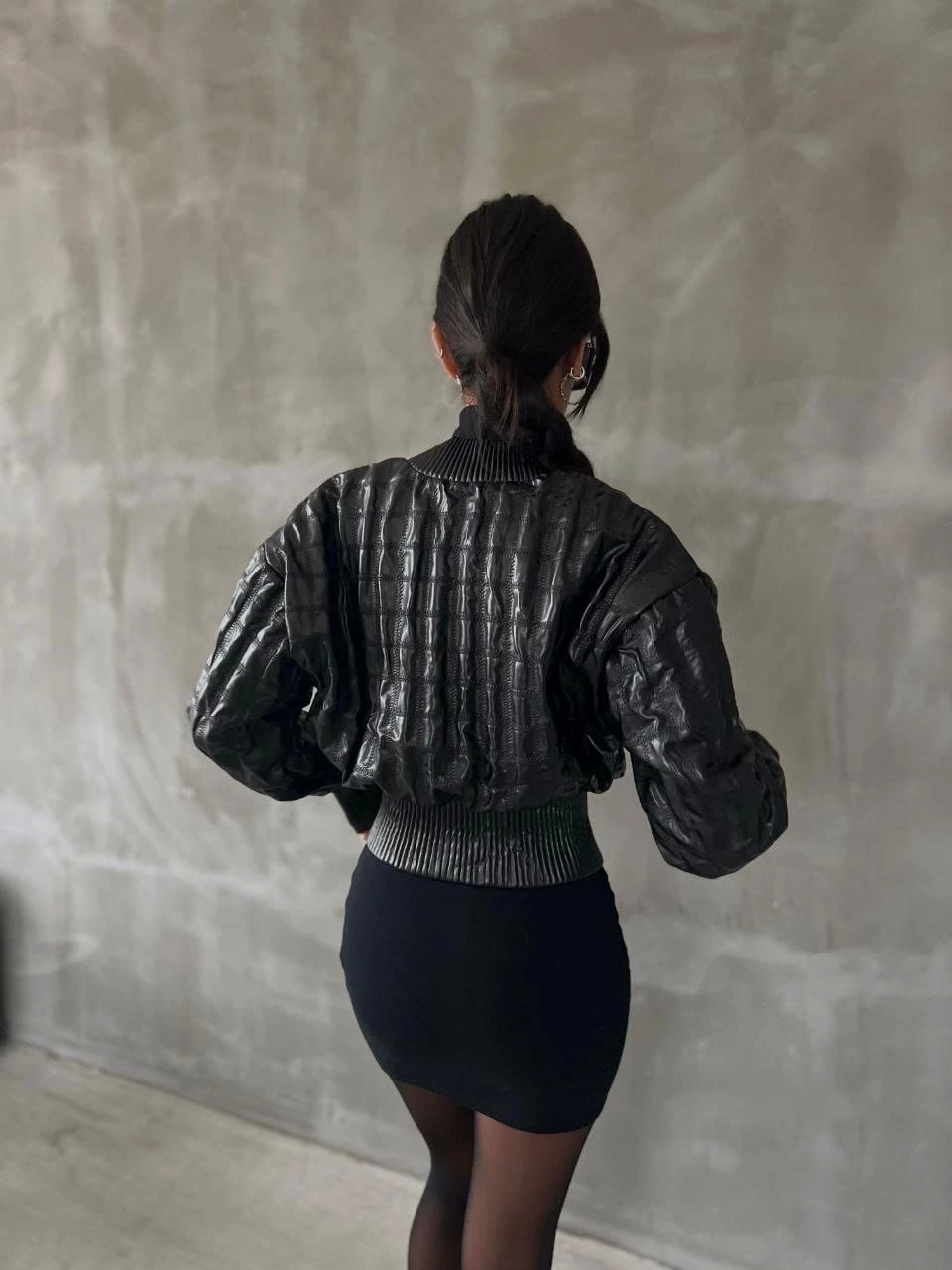 Beli büzgülü crop deri ceket siyah Beli büzgülü crop deri ceket siyah