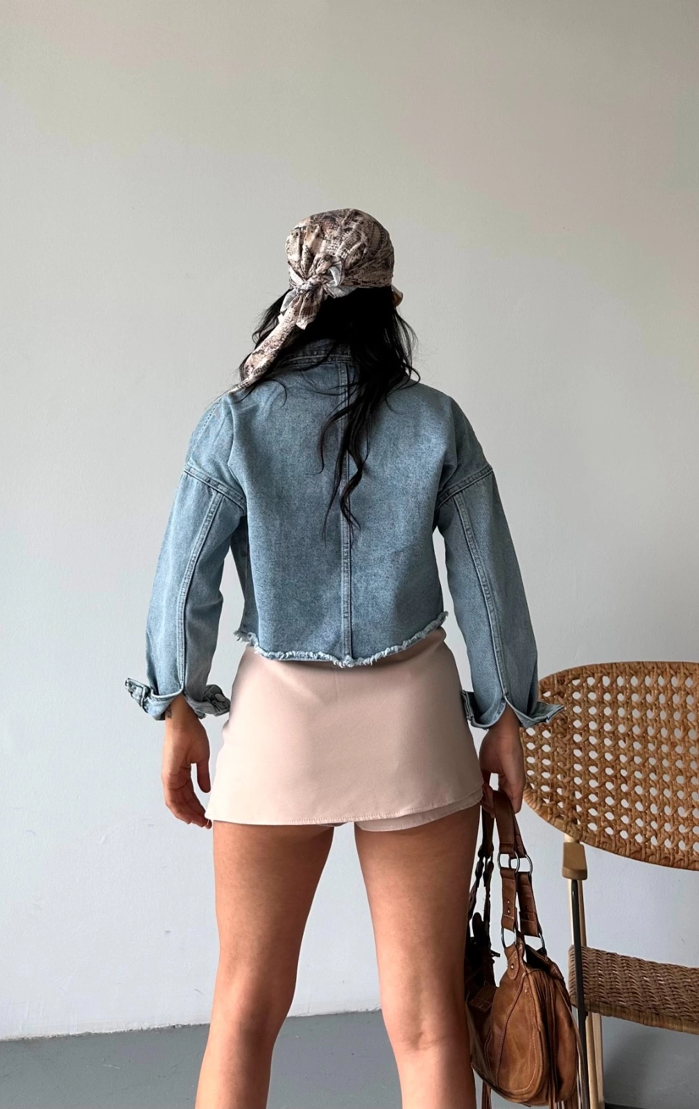 Çift kapaklı püsküllü crop buz mavi Çift kapaklı püsküllü crop buz mavi