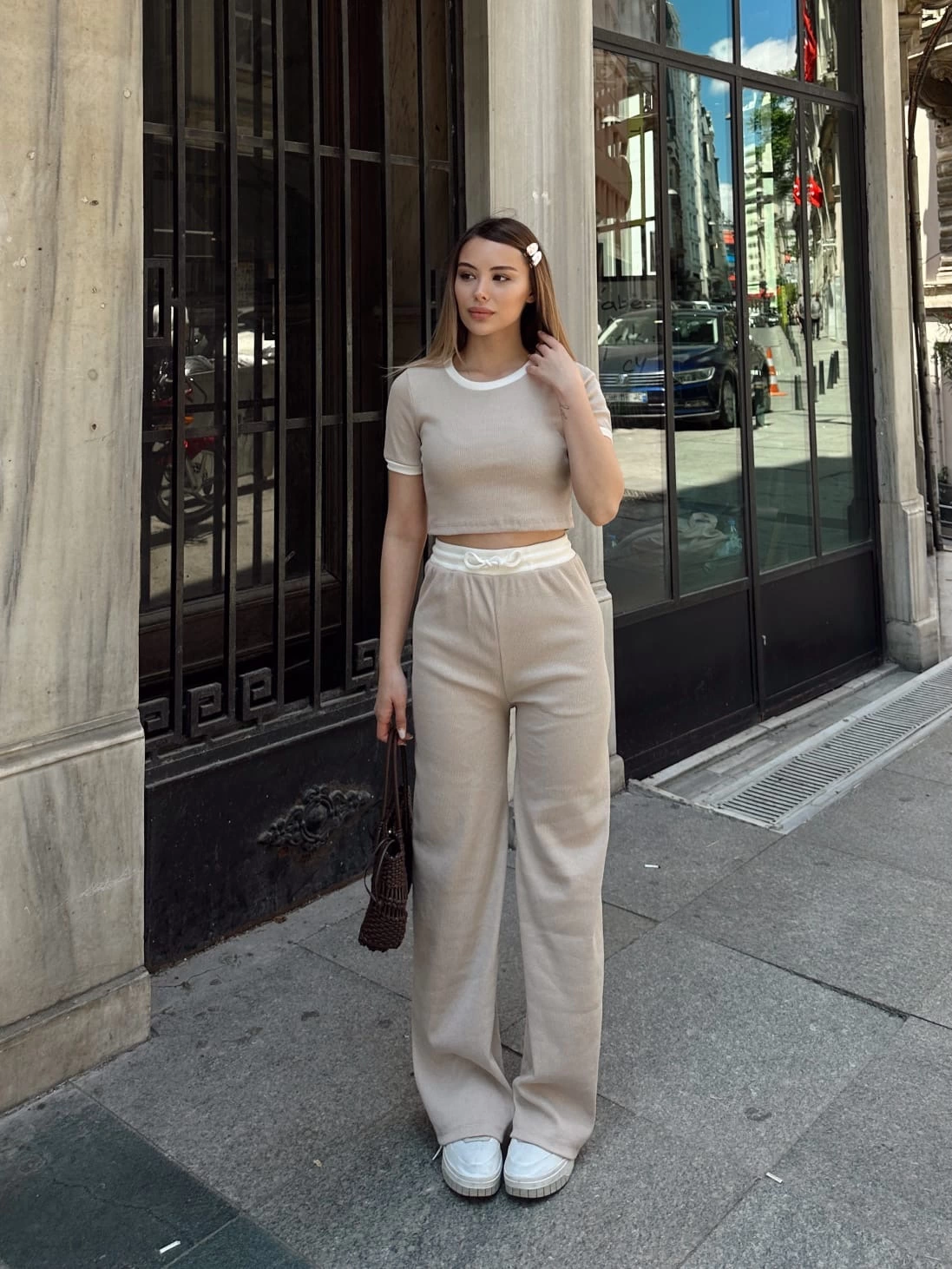 Crop pantolon biyeli takım bej Crop pantolon biyeli takım bej