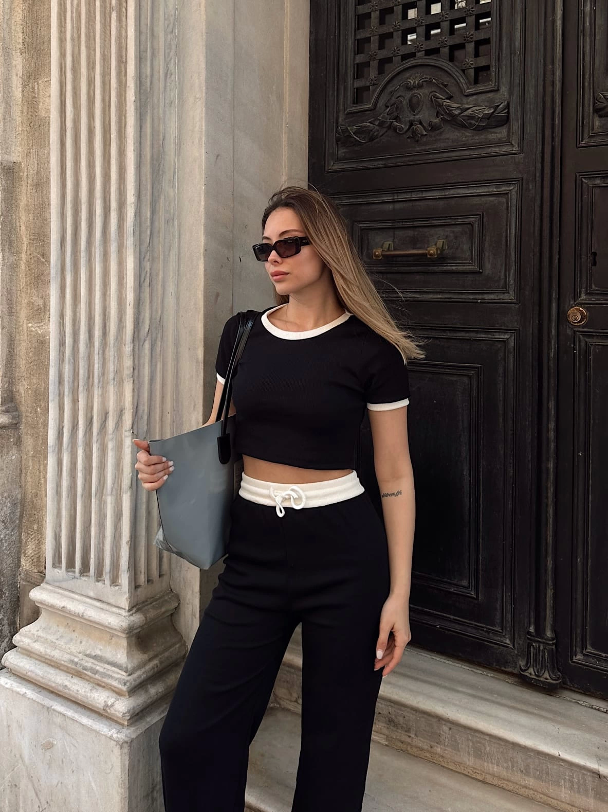 Crop pantolon biyeli takım siyah Crop pantolon biyeli takım siyah