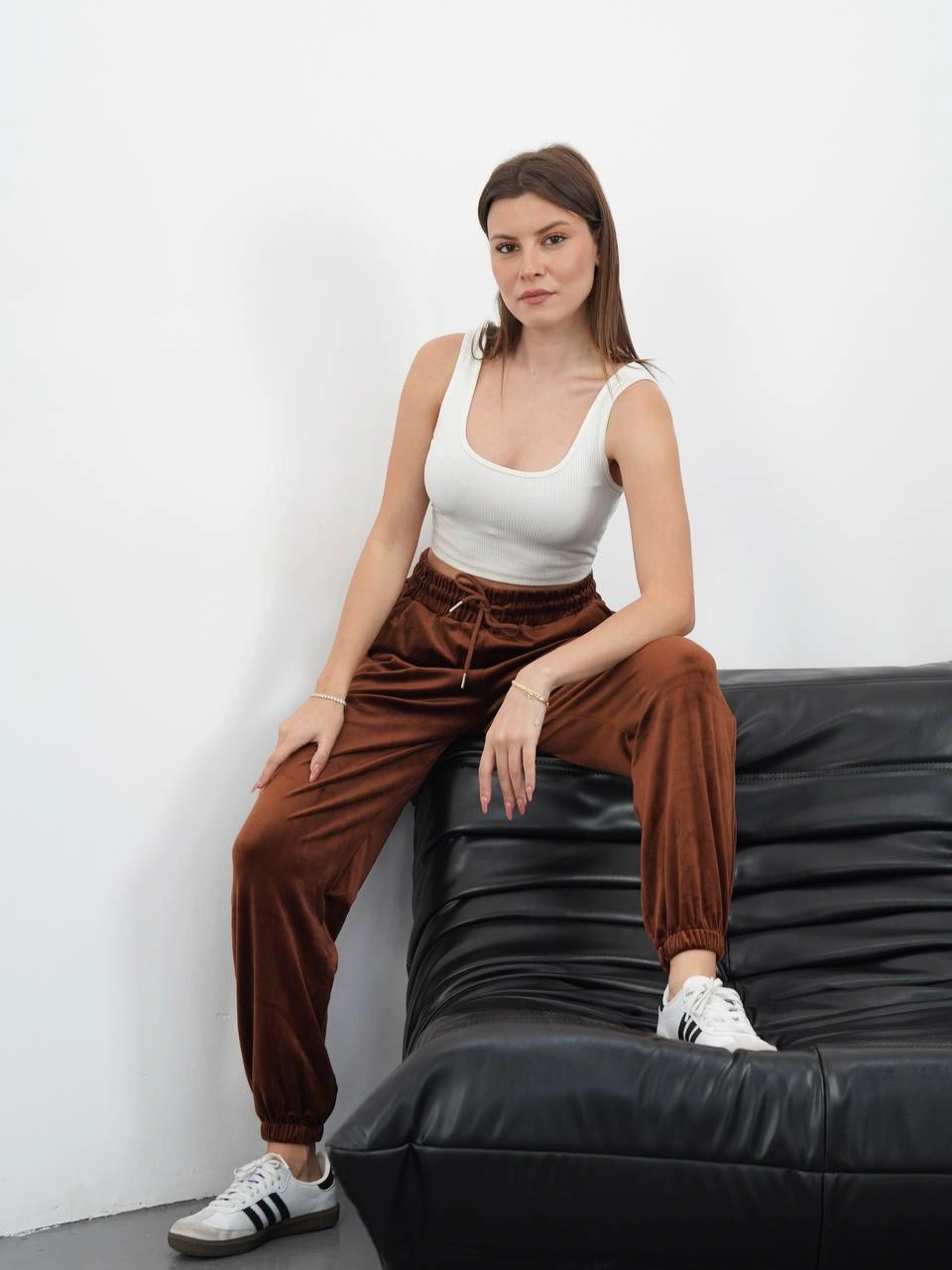 Paça lastikli kadife eşofman kahve md34 Paça lastikli kadife eşofman kahve md34