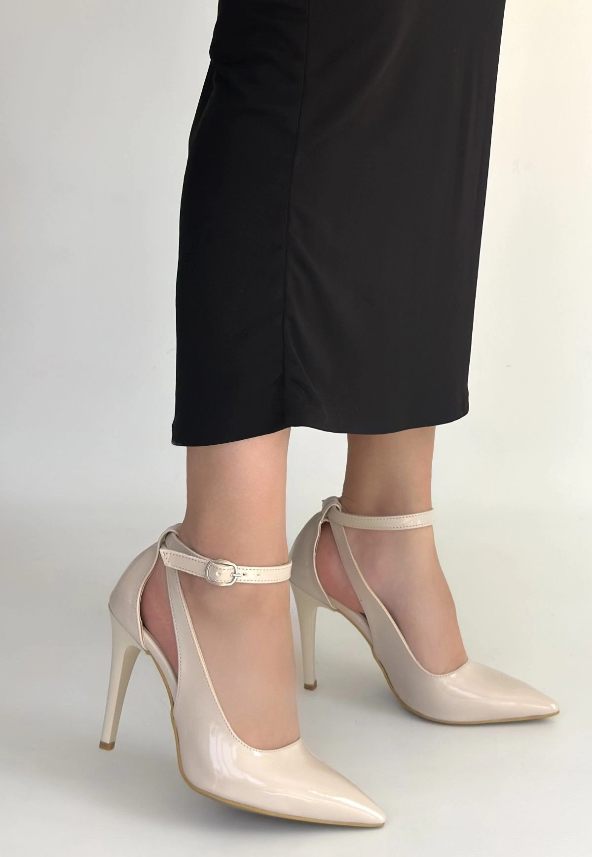 Wenni Bej Rugan Stiletto Ayakkabı Wenni Bej Rugan Stiletto Ayakkabı