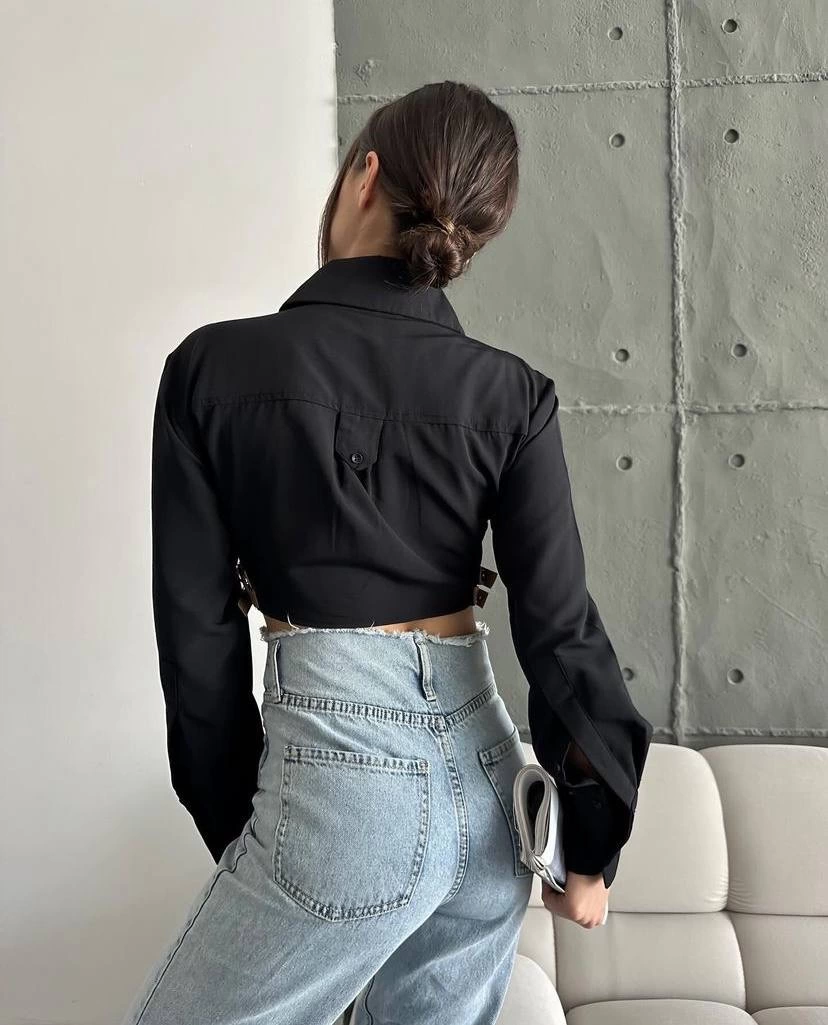 Yanı kemer detaylı crop gömlek siyah s4009 Yanı kemer detaylı crop gömlek siyah s4009