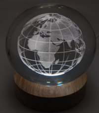 CLZ192 Dekoratif Dünya Tasarımlı Ahşap Altlıklı Işıklı Cam Küre Cam:6cm Ahşap:2cm