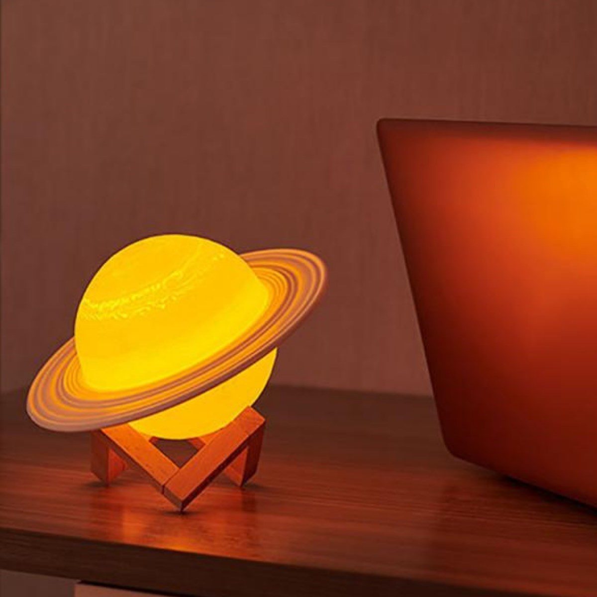 CLZ192 3D Print Satürn Dokunmatik Gezegen Ahşap Stantlı 3 Renk USB Şarjlı Gece Lambası (Kumandasız) (4172)